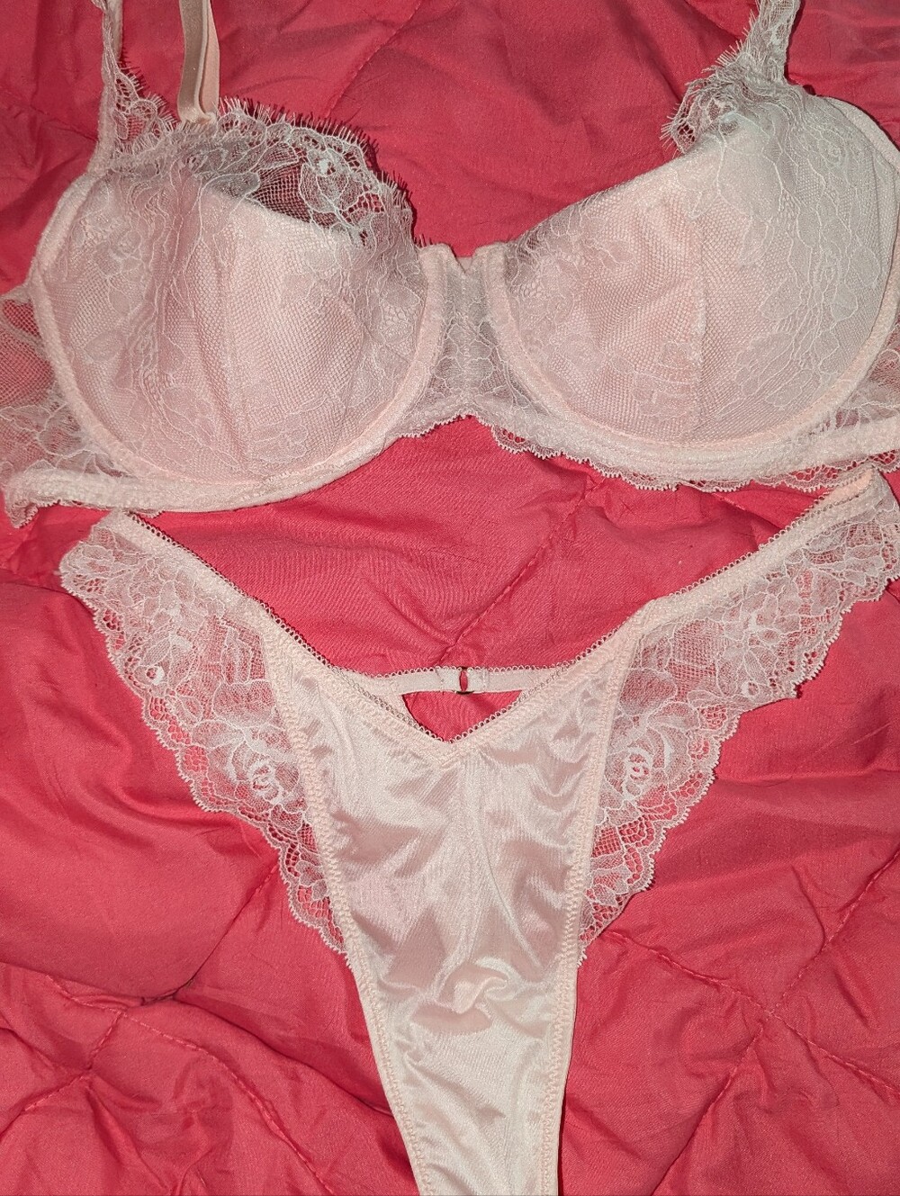 Victoria's Secret Bra And Panty Set 38c And Medium